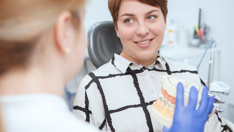 Ce trebuie să știi despre implanturile dentare: Opțiuni și îngrijire