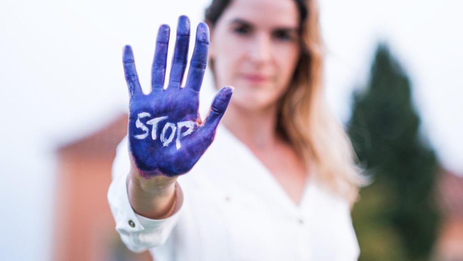 Lupta împotriva violenței domestice: Povești și resurse importante