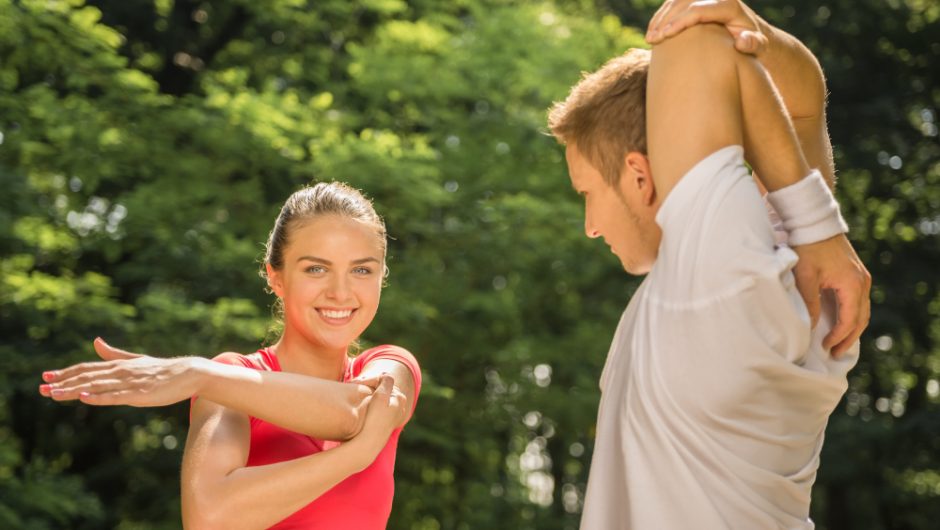 Cum să îți încurajezi copilul să fie activ fizic și să participe la sporturi