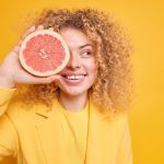 Grapefruitul: beneficii pentru metabolism și sănătatea pielii