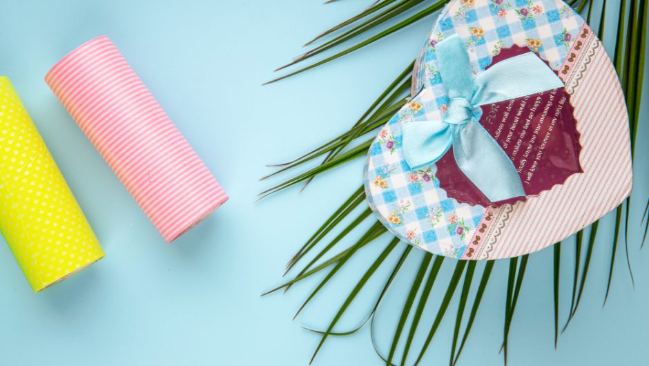 Decor de vară cu textile ușoare și culori vii