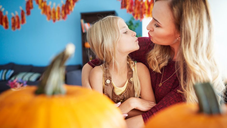 Ce înseamnă când visezi mama moartă