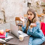 Ce înseamnă update în română