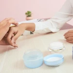 Cum să alegi o cremă de mâini care nu lasă senzație lipicioasă