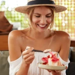 Ce să porți la un brunch pentru un look relaxat, dar îngrijit